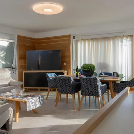 Villa Esquel - Beachfront, Heated Pool