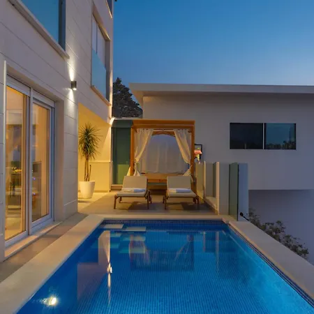 Esquel - Beachfront, Heated Pool Βίλα Ražanj
