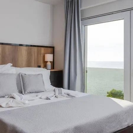 Βίλα Esquel - Beachfront, Heated Pool