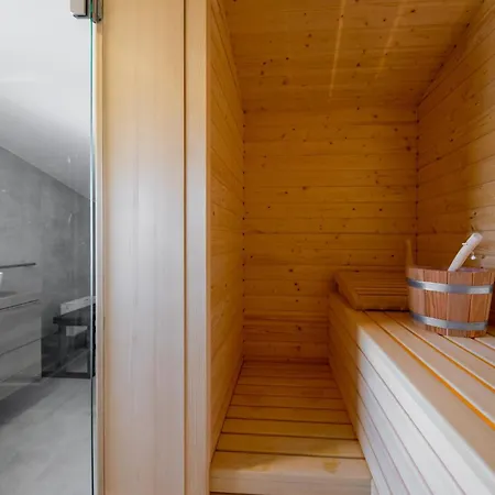 Esquel - Beachfront, Heated Pool