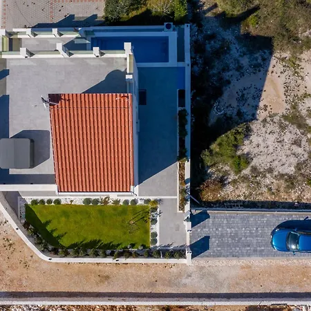 Вилла Esquel - Beachfront, Heated Pool