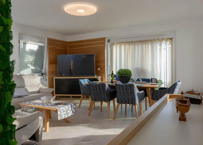 Villa Esquel - Beachfront, Heated Pool