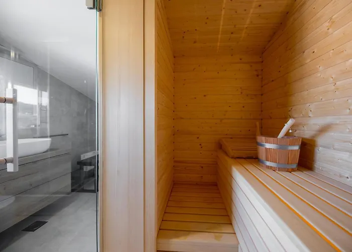 Esquel - Beachfront, Heated Pool