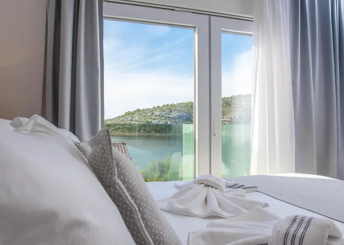 Esquel - Beachfront, Heated Pool 别墅 *