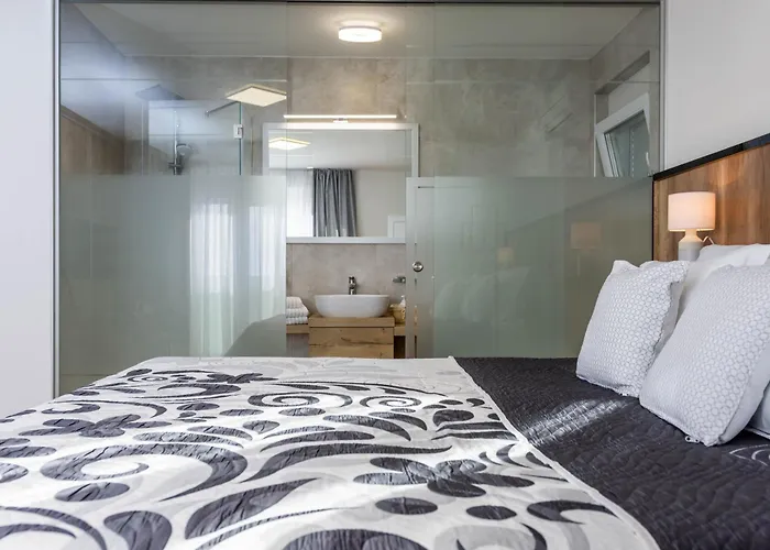 Esquel - Beachfront, Heated Pool