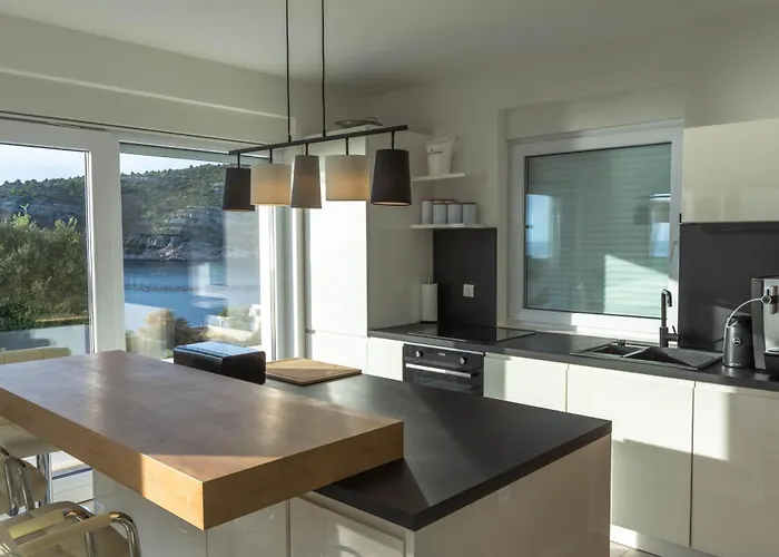 Esquel - Beachfront, Heated Pool *